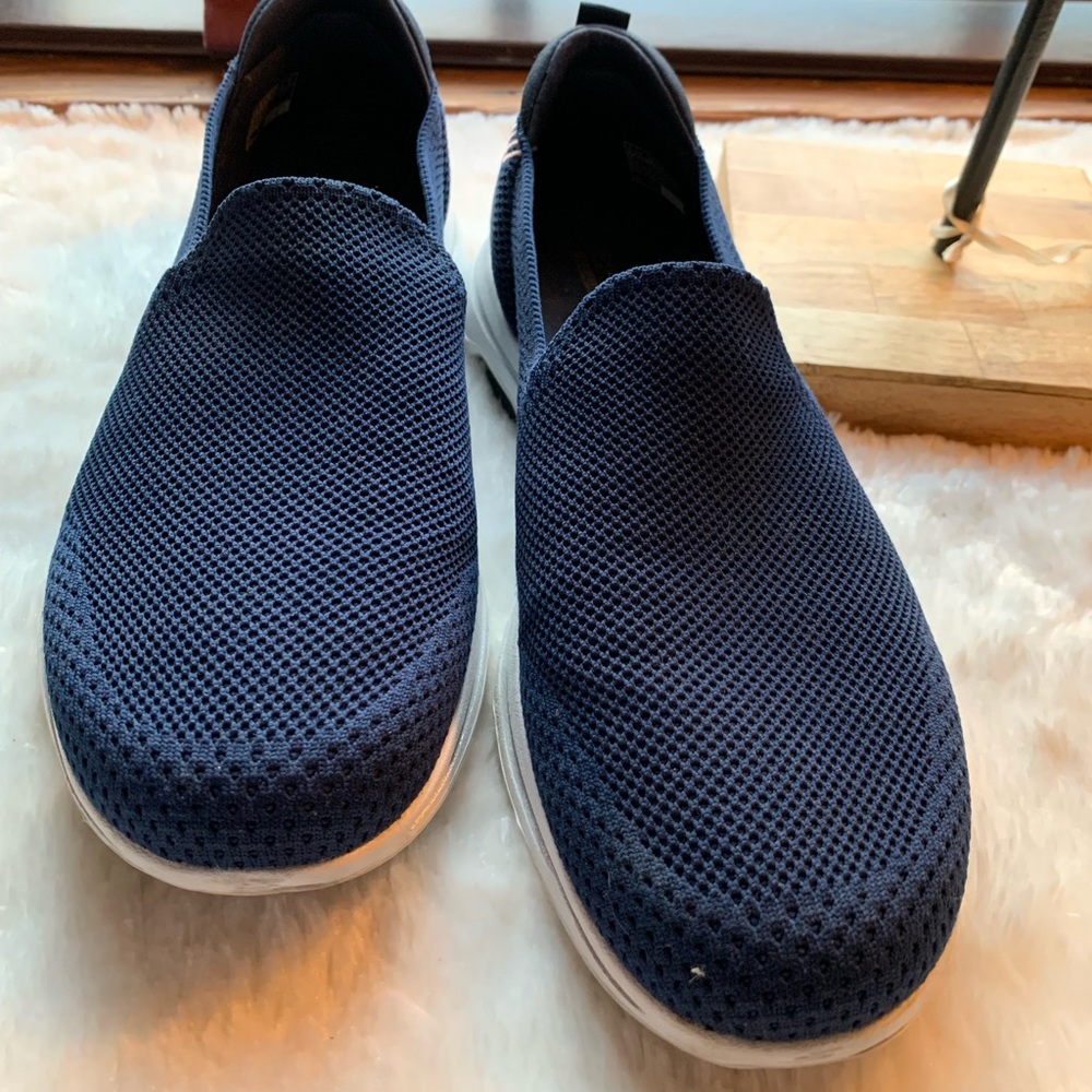 Sketchers navy go walk comfortable padded footbed worn once